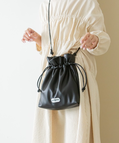 U by SPICK&SPAN(ユーバイスピックアンドスパン)の「【OUTDOOR DRODUCTS/アウトドアプロダクツ】 Drowstring BAG(ショルダーバッグ・レディース・ブラック/カーキ・FREE)」の2枚目の写真