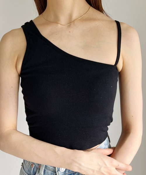 CLEA(クレア)の「カップ付アシメクロップタンクキャミ(タンクトップ・レディース・ホワイト/チャコールグレー/ブラック/ベージュ・FREE)」の9枚目の写真