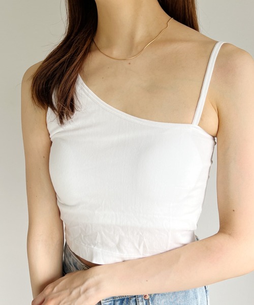 CLEA(クレア)の「カップ付アシメクロップタンクキャミ(タンクトップ・レディース・ホワイト/チャコールグレー/ブラック/ベージュ・FREE)」の5枚目の写真