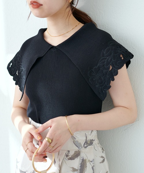 natural couture(ナチュラルクチュール)の「WEB限定カラー有り/刺繍衿強撚リブニット(ニット/セーター・レディース・ブラック/ブラウン/オフホワイト/オレンジ/グリーン・FREE)」の3枚目の写真