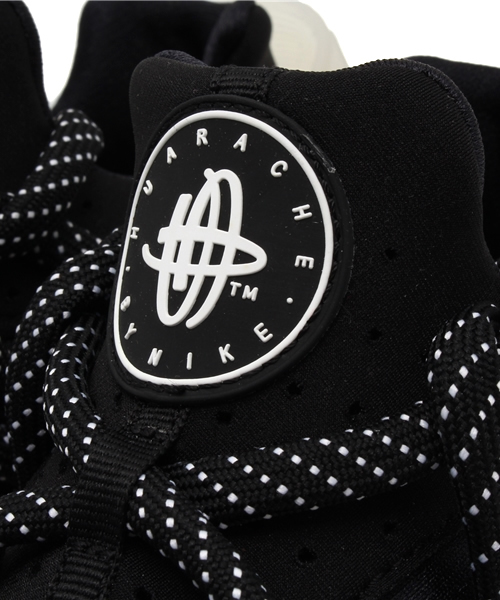 NIKE(ナイキ)の「メンズ ナイキ ハラチ ニューデザイン ブラック ピンク NIKE HUARACHE NM 705159(スニーカー・メンズ・ブラック/ピンク・28cm/26cm/27cm)」の7枚目の写真