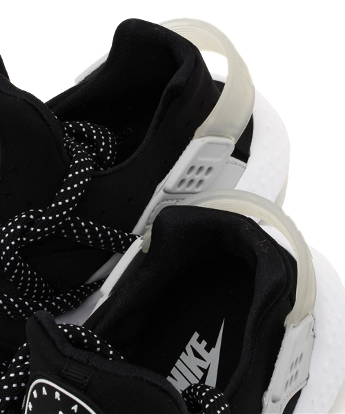 NIKE(ナイキ)の「メンズ ナイキ ハラチ ニューデザイン ブラック ピンク NIKE HUARACHE NM 705159(スニーカー・メンズ・ブラック/ピンク・28cm/26cm/27cm)」の8枚目の写真