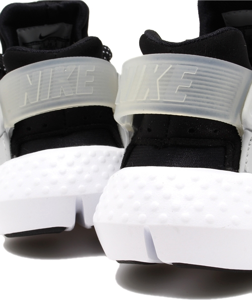 NIKE(ナイキ)の「メンズ ナイキ ハラチ ニューデザイン ブラック ピンク NIKE HUARACHE NM 705159(スニーカー・メンズ・ブラック/ピンク・28cm/26cm/27cm)」の9枚目の写真