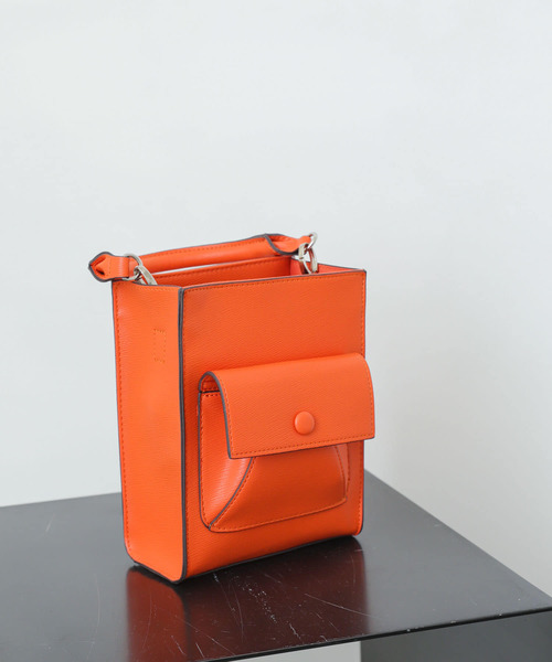 SENSE OF PLACE by URBAN RESEARCH(センスオブプレイスバイアーバンリサーチ)の「2WAYポケットスクエアショルダーバッグ(ショルダーバッグ・レディース・ブラック/オレンジ/ライトベージュ/グリーン・ONE)」の4枚目の写真