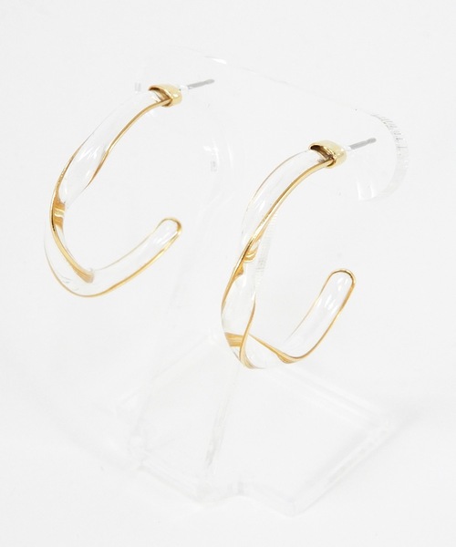 The Rule(ザルール)の「The Rule ザルール:Celadon twist hoop pierced earring:ねじり フープピアス(ピアス(両耳用)・レディース・ホワイト/ブラウン/グレー/クリア・FREE)」の6枚目の写真