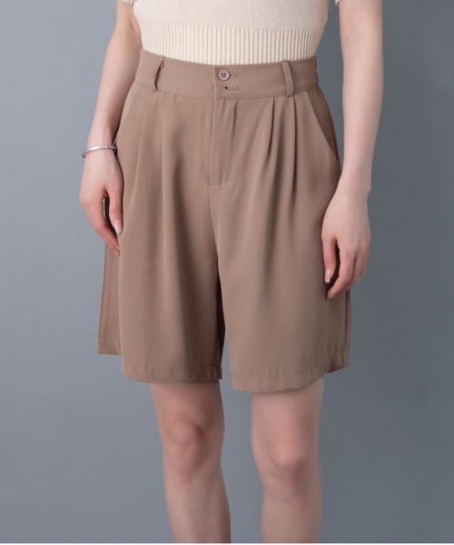 solleim(ソルレム)の「ツータックショートパンツ(その他パンツ・レディース・ブラック/ベージュ/グリーン・M)」の3枚目の写真