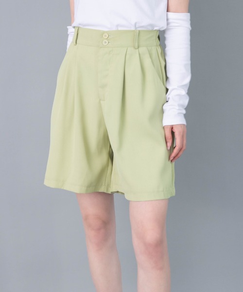 solleim(ソルレム)の「ツータックショートパンツ(その他パンツ・レディース・ブラック/ベージュ/グリーン・M)」の2枚目の写真