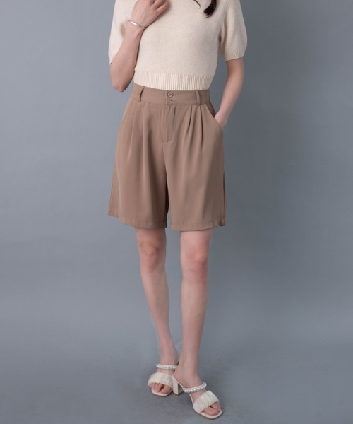 solleim(ソルレム)の「ツータックショートパンツ(その他パンツ・レディース・ブラック/ベージュ/グリーン・M)」の8枚目の写真