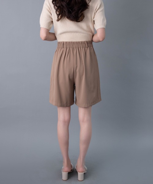 solleim(ソルレム)の「ツータックショートパンツ(その他パンツ・レディース・ブラック/ベージュ/グリーン・M)」の9枚目の写真