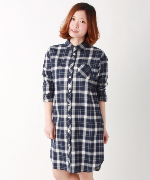 THE EMPORIUM（ジエンポリアム）の「コットンシャツワンピース（シャツワンピース・レディース・ブルー系1/ブルー/イエロー/レッド・38/40）」の3枚目の写真