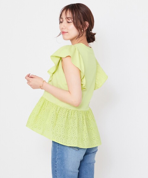 Feroux(フェルゥ)の「【接触冷感・UVケア】カットワークペプラム カットソー(Tシャツ/カットソー・レディース・ブラック系/ライトグリーン系/ピンク系/ライトオレンジ系・F)」の3枚目の写真