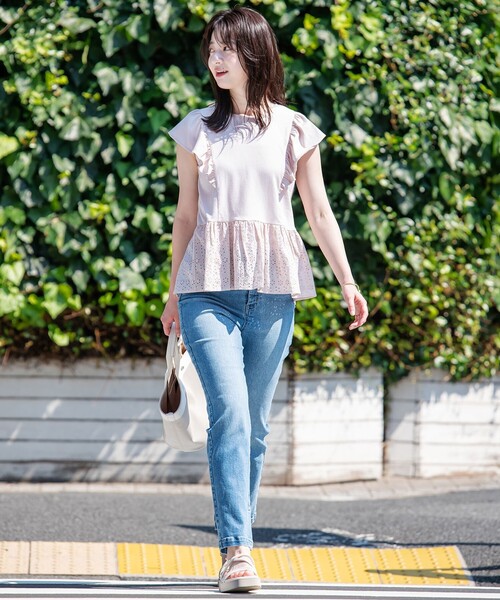 Feroux(フェルゥ)の「【接触冷感・UVケア】カットワークペプラム カットソー(Tシャツ/カットソー・レディース・ブラック系/ライトグリーン系/ピンク系/ライトオレンジ系・F)」の8枚目の写真
