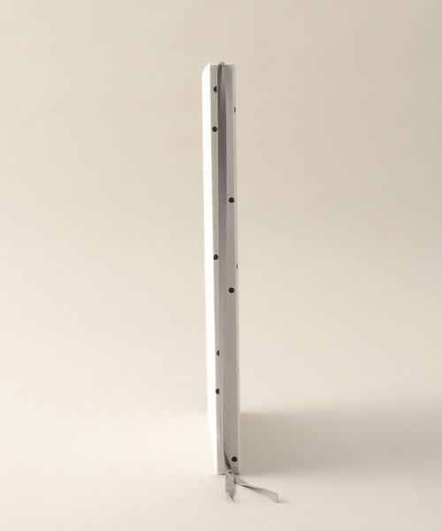 IENA ENFANT（イエナアンファン）の「ドットアルバム baby-kids◆（ベビーギフト・キッズ・ホワイト・FREE）」の4枚目の写真