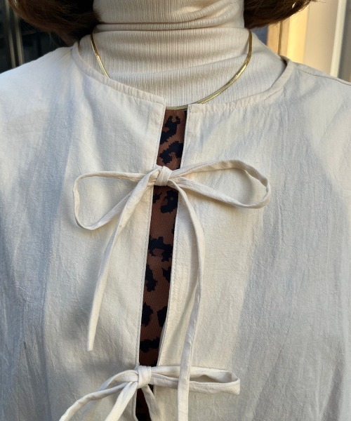 nemne store(ネンネストア)の「リボンシャツ(シャツ/ブラウス・レディース・ブラウン/ブルー/グリーン/アイボリー・フリー)」の7枚目の写真