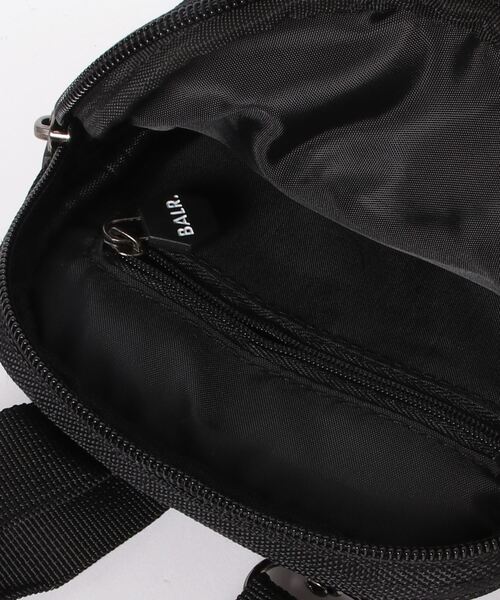 BALR.（ボーラー）の「【BALR.】サコッシュ（ボディバッグ/ウエストポーチ・メンズ・ブラック・FREE）」の3枚目の写真