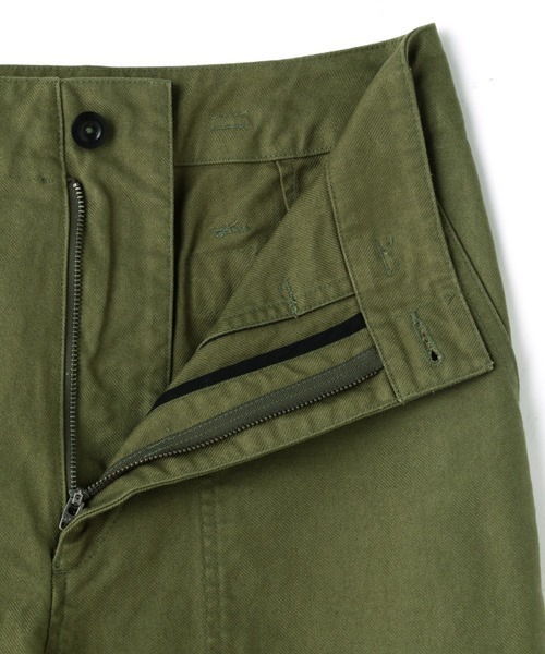 MHL. 2022AW DENSE COTTON DRILLパンツ MHL.（エムエイチエル）の「DENSE COTTON DRILL（その他パンツ
