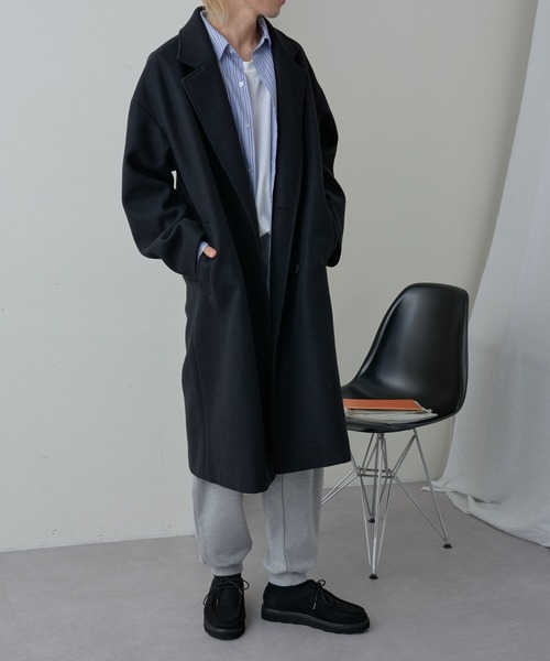 COLONY 2139(コロニートゥーワンスリーナイン)の「テックウールダブルブレストコート(チェスターコート・メンズ・ブラック/アイボリー/グレイッシュベージュ・MEDIUM/LARGE)」の18枚目の写真