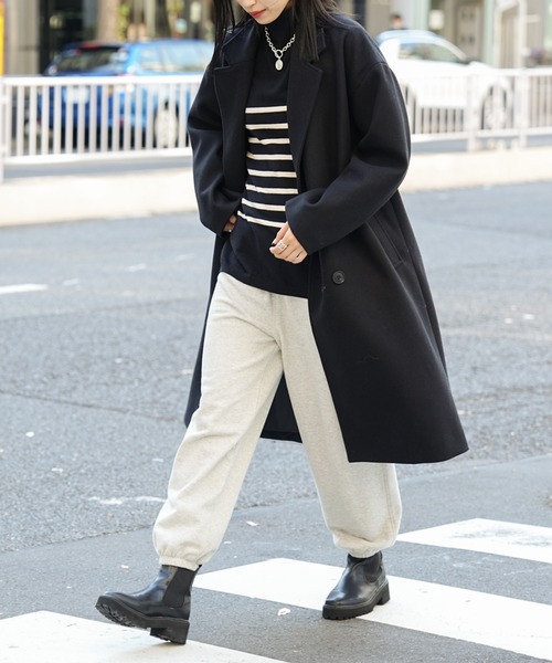 COLONY 2139(コロニートゥーワンスリーナイン)の「テックウールダブルブレストコート(チェスターコート・メンズ・ブラック/アイボリー/グレイッシュベージュ・MEDIUM/LARGE)」の5枚目の写真