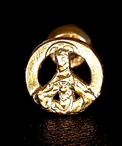 amp japan(アンプジャパン)の「Peace Pierce-GOLD-(ピース ゴールド ピアス)(ピアス(片耳用)・メンズ・ゴールド・FREE)」の2枚目の写真