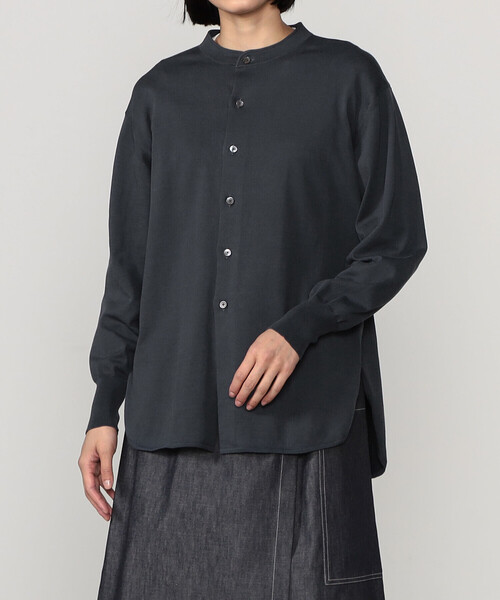 Scye（サイ）の「Scye | コットン バンドカラーシャツ WOMEN（ニット/セーター・レディース・ダークグレー/ダークネイビー・38）」の2枚目の写真