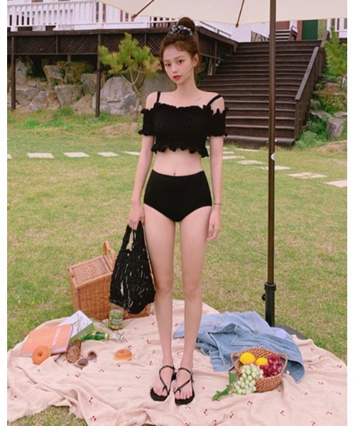 Ritzy（リッツィー）の「オフショルダーシャーリングデザインハイウエストビキニ 水着（水着・レディース・ブラック/グリーン/ブラウン・M/L/XL）」の10枚目の写真