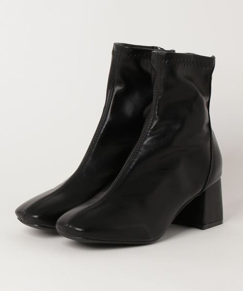 SallyLunn(サリーラン)の「フェイクレザーショートブーツ(ブーツ・レディース・アイボリー/ブラック/ベージュ・SMALL/MEDIUM/LARGE)」の6枚目の写真