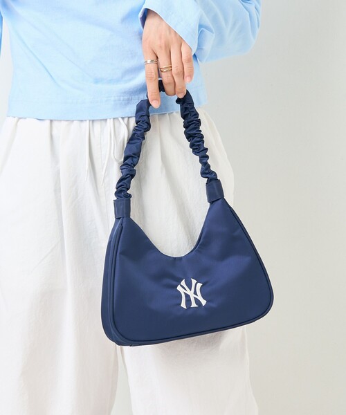 FREAK'S STORE（フリークスストア）の「MLB × FREAK'S STORE/エムエルビー/メジャーリーグベースボール 別注MLBギャザーハンドルバッグ（ハンドバッグ・レディース・ネイビー/ナチュラル/ブラック・ONE SIZE）」の3枚目の写真