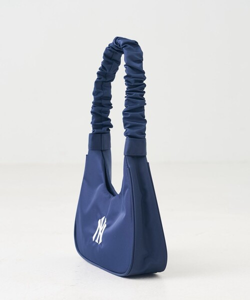 FREAK'S STORE（フリークスストア）の「MLB × FREAK'S STORE/エムエルビー/メジャーリーグベースボール 別注MLBギャザーハンドルバッグ（ハンドバッグ・レディース・ネイビー/ナチュラル/ブラック・ONE SIZE）」の15枚目の写真