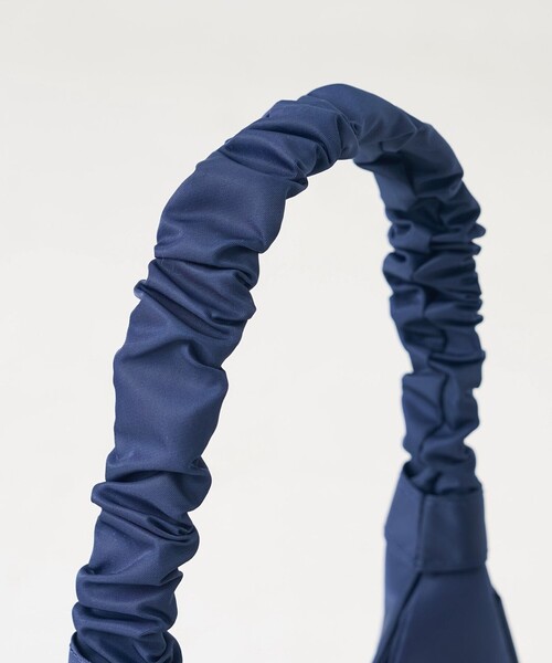 FREAK'S STORE（フリークスストア）の「MLB × FREAK'S STORE/エムエルビー/メジャーリーグベースボール 別注MLBギャザーハンドルバッグ（ハンドバッグ・レディース・ネイビー/ナチュラル/ブラック・ONE SIZE）」の12枚目の写真