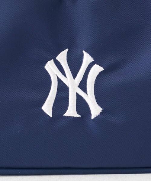 FREAK'S STORE（フリークスストア）の「MLB × FREAK'S STORE/エムエルビー/メジャーリーグベースボール 別注MLBギャザーハンドルバッグ（ハンドバッグ・レディース・ネイビー/ナチュラル/ブラック・ONE SIZE）」の6枚目の写真