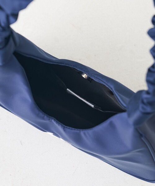 FREAK'S STORE（フリークスストア）の「MLB × FREAK'S STORE/エムエルビー/メジャーリーグベースボール 別注MLBギャザーハンドルバッグ（ハンドバッグ・レディース・ネイビー/ナチュラル/ブラック・ONE SIZE）」の17枚目の写真