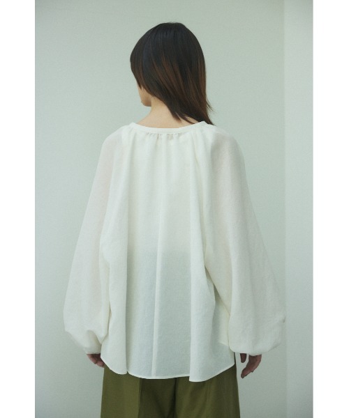 BLACK BY MOUSSY(ブラックバイマウジー)の「volume round hem shirt(ボリュームラウンドヘムシャツ)(シャツ/ブラウス・レディース・ホワイト/ブラック/ターコイズブルー・FREE)」の13枚目の写真