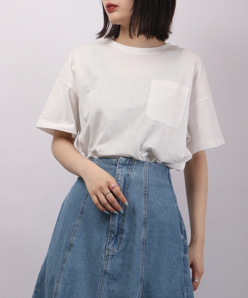 spiritoso(スピリトーゾ)の「spiritoso ポケット付き Uネック Tシャツ(無地)(Tシャツ/カットソー・レディース・グレイッシュベージュ/オフホワイト/ブルー/グリーン/チャコール・M)」の15枚目の写真