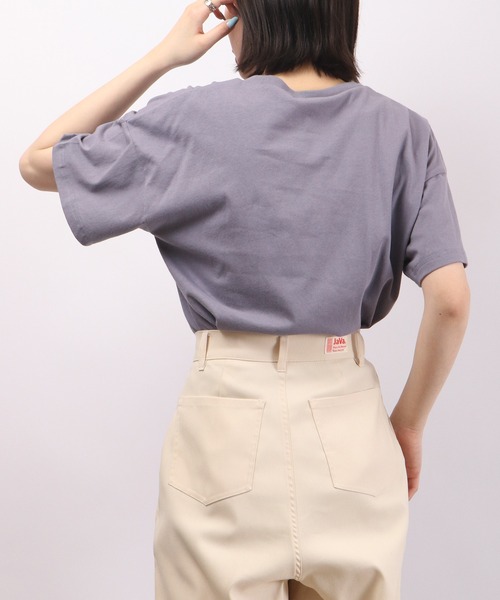 spiritoso(スピリトーゾ)の「spiritoso ポケット付き Uネック Tシャツ(無地)(Tシャツ/カットソー・レディース・グレイッシュベージュ/オフホワイト/ブルー/グリーン/チャコール・M)」の12枚目の写真