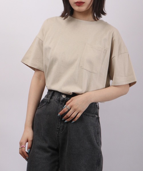 spiritoso(スピリトーゾ)の「spiritoso ポケット付き Uネック Tシャツ(無地)(Tシャツ/カットソー・レディース・グレイッシュベージュ/オフホワイト/ブルー/グリーン/チャコール・M)」の22枚目の写真