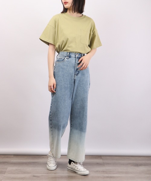 spiritoso(スピリトーゾ)の「spiritoso ポケット付き Uネック Tシャツ(無地)(Tシャツ/カットソー・レディース・グレイッシュベージュ/オフホワイト/ブルー/グリーン/チャコール・M)」の7枚目の写真