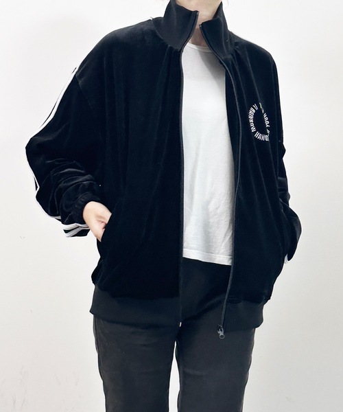 COMMON WARE（コモンウェアー）の「COMMONWARE:ベロア 2ライントラックジャケット（ジャージ・レディース・ダークブルー/ブラック/ブラウン・M/L/XL）」の18枚目の写真