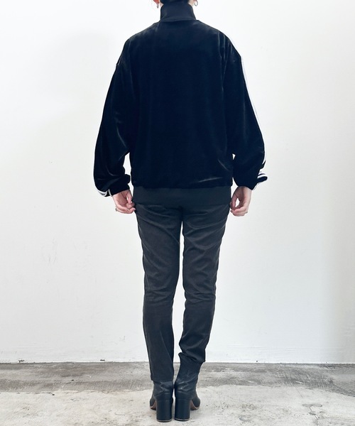 COMMON WARE（コモンウェアー）の「COMMONWARE:ベロア 2ライントラックジャケット（ジャージ・レディース・ダークブルー/ブラック/ブラウン・M/L/XL）」の9枚目の写真