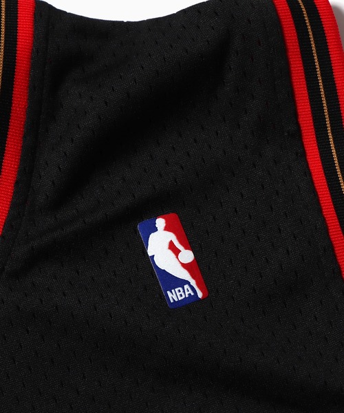 Mitchell&Ness（ミッチェル&ネス）の「Mitchell&Ness/ミッチェル&ネス NBA Swingman 76ers Allen Iverson Road Jersey チームジャージ タンクトップ（タンクトップ・メンズ・ブラック・M/L）」の14枚目の写真