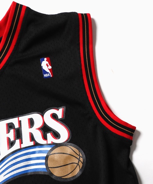 Mitchell&Ness（ミッチェル&ネス）の「Mitchell&Ness/ミッチェル&ネス NBA Swingman 76ers Allen Iverson Road Jersey チームジャージ タンクトップ（タンクトップ・メンズ・ブラック・M/L）」の16枚目の写真
