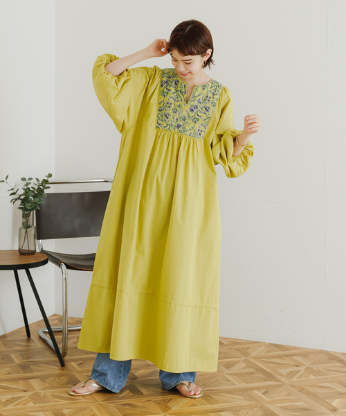 URBAN RESEARCH（アーバンリサーチ）の「サラサ柄ヨークマキシ