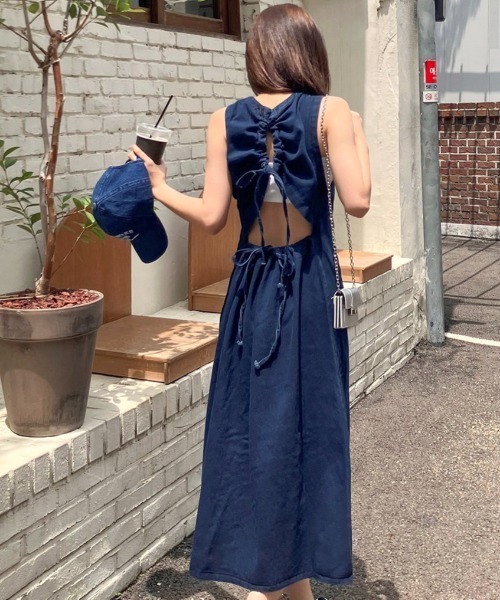 LADY LIKE（レディライク）の「バックリボン肌見せデニムワンピース