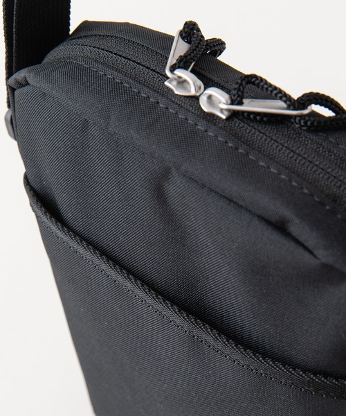 Dickies(ディッキーズ)の「【DICKIES/ディッキーズ】ロゴテープ ミニショルダーバッグ(ショルダーバッグ・メンズ・ブラック/ネイビー/ベージュ/カーキ・FREE)」の11枚目の写真