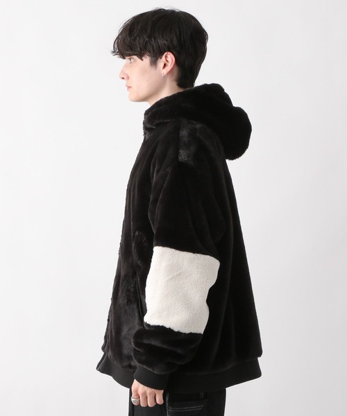 RAGEBLUE（レイジブルー）の「Smooth fake fur stand hood blouson/スムースフェイクファースタンドフードブルゾン（ブルゾン・メンズ・ホワイト系/ブラック×ホワイト/ブラック系その他/グレー系・MEDIUM/LARGE）」の9枚目の写真