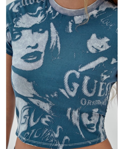 Guess（ゲス）の「GUESS Originals Classic Baby Tee（Tシャツ/カットソー・レディース・ブルー・X-SMALL/SMALL/MEDIUM）」の5枚目の写真