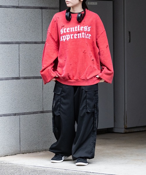 JOHN'S CLOSET(ジョンズクローゼット)の「【i】ピグメント ダメージ加工 ロゴプリント クルーネックスウェット(スウェット・メンズ・ベージュ/ブラック/レッド・MEDIUM/LARGE/X-LARGE)」の10枚目の写真