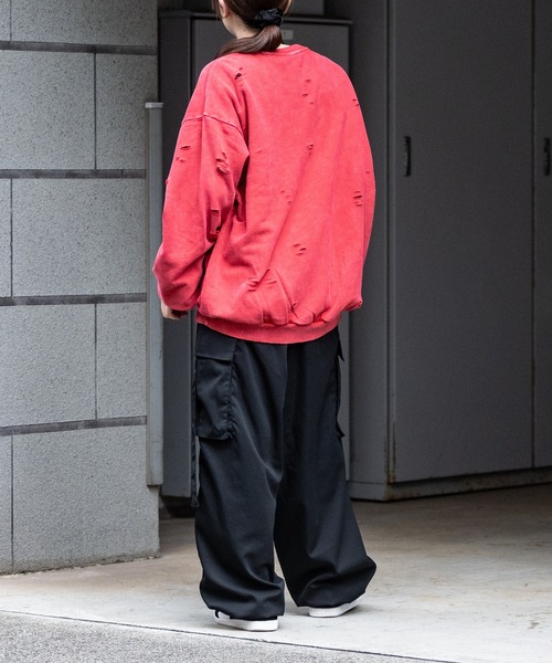 JOHN'S CLOSET(ジョンズクローゼット)の「【i】ピグメント ダメージ加工 ロゴプリント クルーネックスウェット(スウェット・メンズ・ベージュ/ブラック/レッド・MEDIUM/LARGE/X-LARGE)」の15枚目の写真