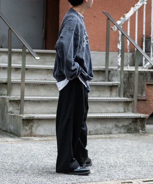 JOHN'S CLOSET(ジョンズクローゼット)の「【i】ピグメント ダメージ加工 ロゴプリント クルーネックスウェット(スウェット・メンズ・ベージュ/ブラック/レッド・MEDIUM/LARGE/X-LARGE)」の8枚目の写真