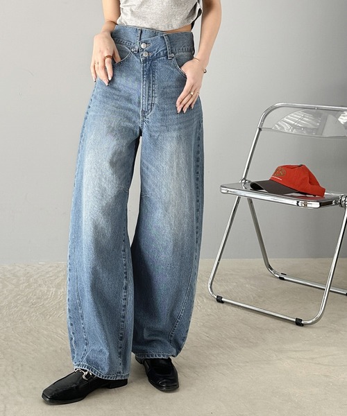 classicalelf（クラシカルエルフ）の「今旬のマストアイテム!トレンド感抜群。コットン100%アシメウエストカーブデニムパンツ（デニムパンツ・レディース・ブルー/ワンウォッシュ/ブルー系その他/その他1・LARGE/MEDIUM/SMALL/X-LARGE）」の5枚目の写真