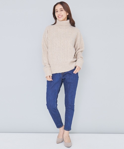 Arnold Palmer（アーノルドパーマー）の「タートル ネック ケーブルニット プルオーバー（ニット/セーター・レディース・チャコールグレー/ピンク/ライトベージュ・M/L/S）」の8枚目の写真